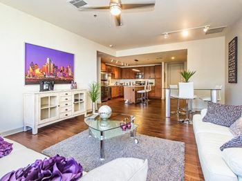 The Finest Selection of 1 and 2 Bedroom Apartments Offering Panoramic Views of Downtown Dallas